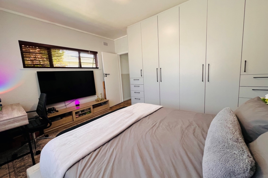 To Let 4 Bedroom Property for Rent in Goodwood Estate Western Cape